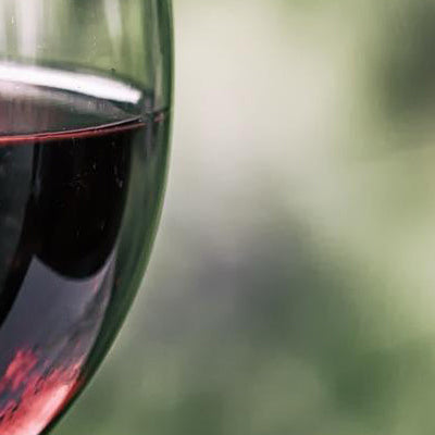 How To Serve Port Wine: Temperature, Glass & Decanting Guide