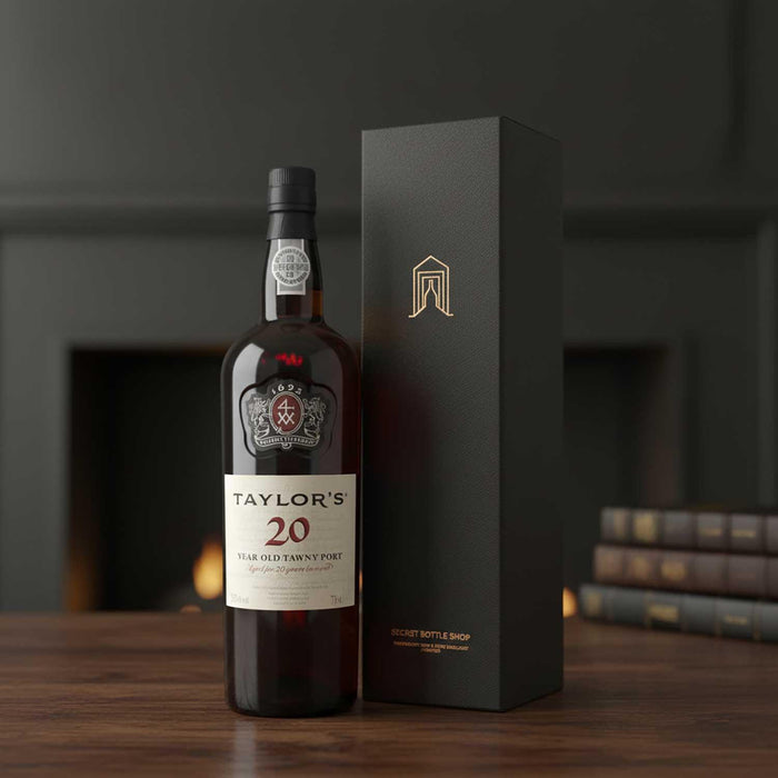 20 Years Of Service Aged Port For Employee